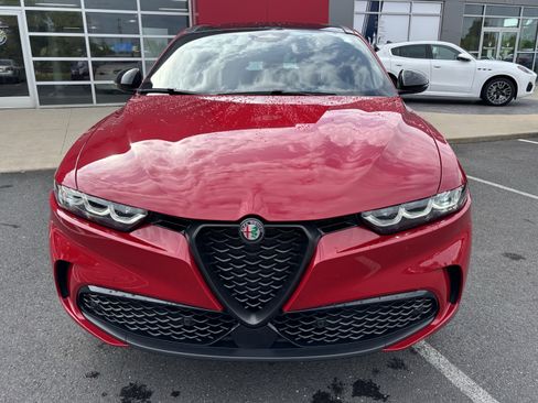 Used 2024 Alfa Romeo Tonale Ti w/ Premium Interior Package AWD/4WD image 10