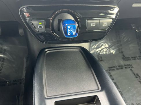 Used 2019 Toyota Prius LE image 33