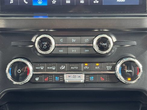 Used 2024 Ford F350 Lariat w/ Black Appearance Package AWD/4WD image 26