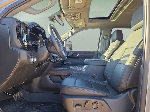 Used 2025 GMC Sierra 2500 SLT w/ SLT Premium Package image 25