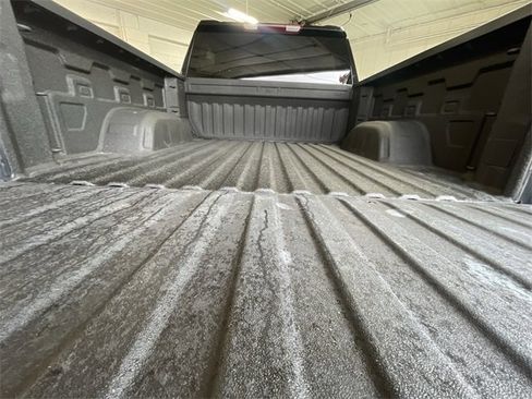 Used 2022 Chevrolet Silverado 1500 LT image 25