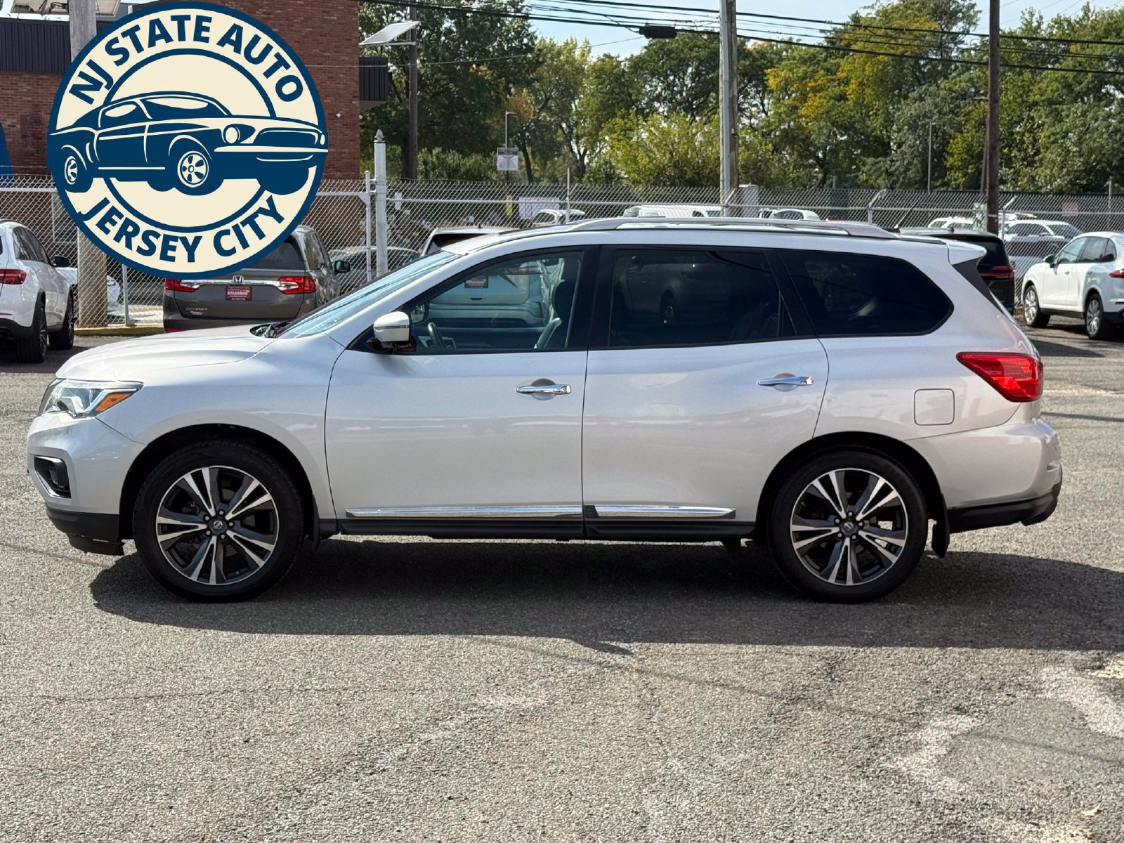 Used 2017 Nissan Pathfinder Platinum w/ Cargo Package AWD/4WD image 12