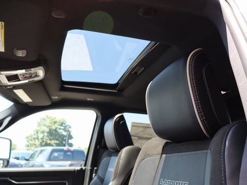 New 2025 RAM 2500 Laramie image 32