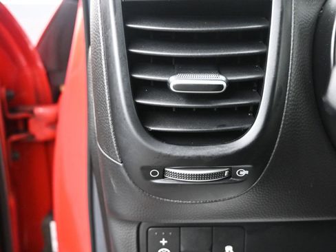 Used 2019 Kia Soul FWD image 17