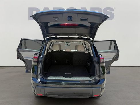 Used 2025 Nissan Rogue SV FWD image 29