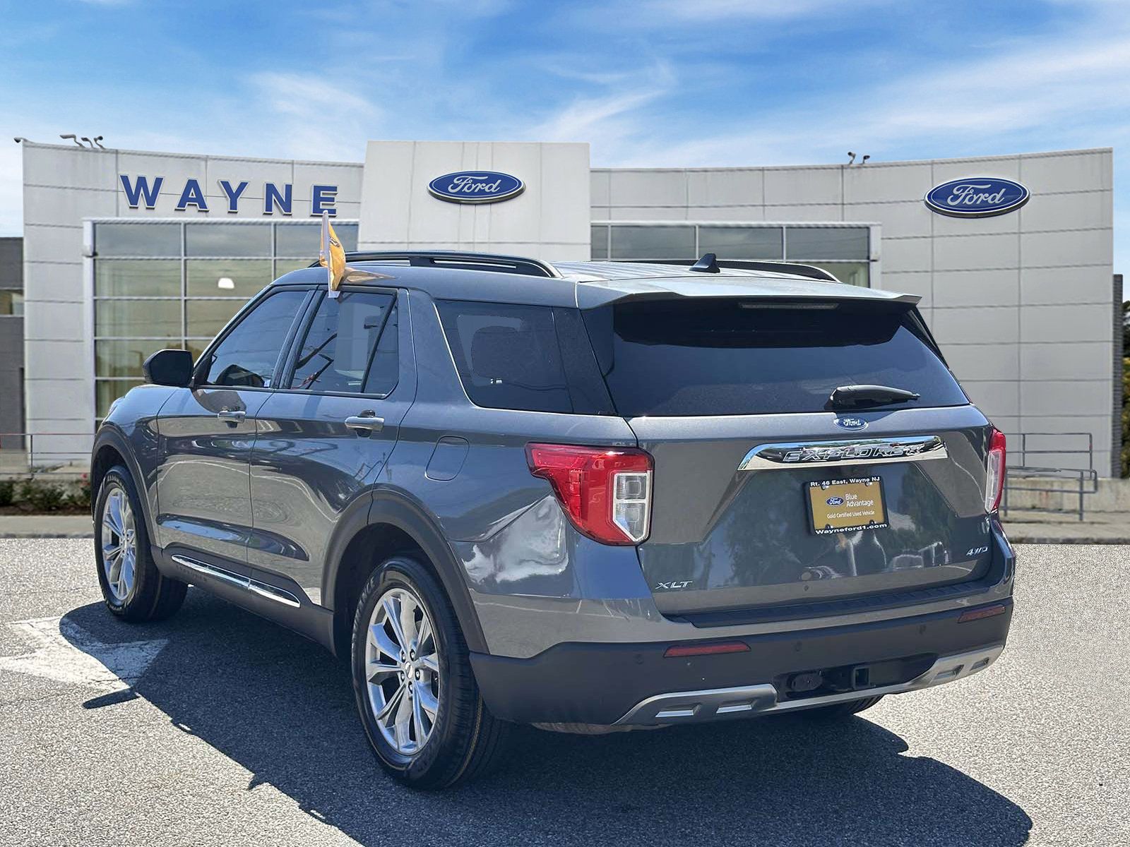 Certified 2023 Ford Explorer XLT w/ Equipment Group 202A AWD/4WD image 4