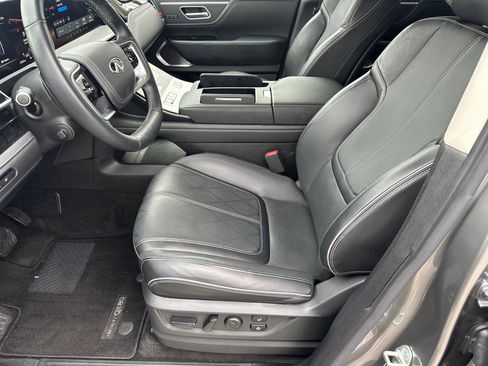 Used 2025 INFINITI QX80 Sensory image 9