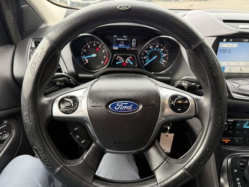 Used 2016 Ford Escape SE w/ Equipment Group 201A image 17
