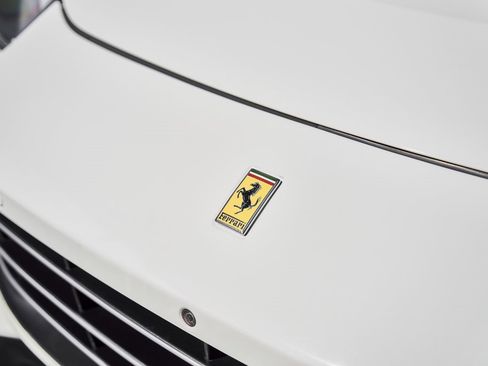 Used 2019 Ferrari GTC4Lusso image 6