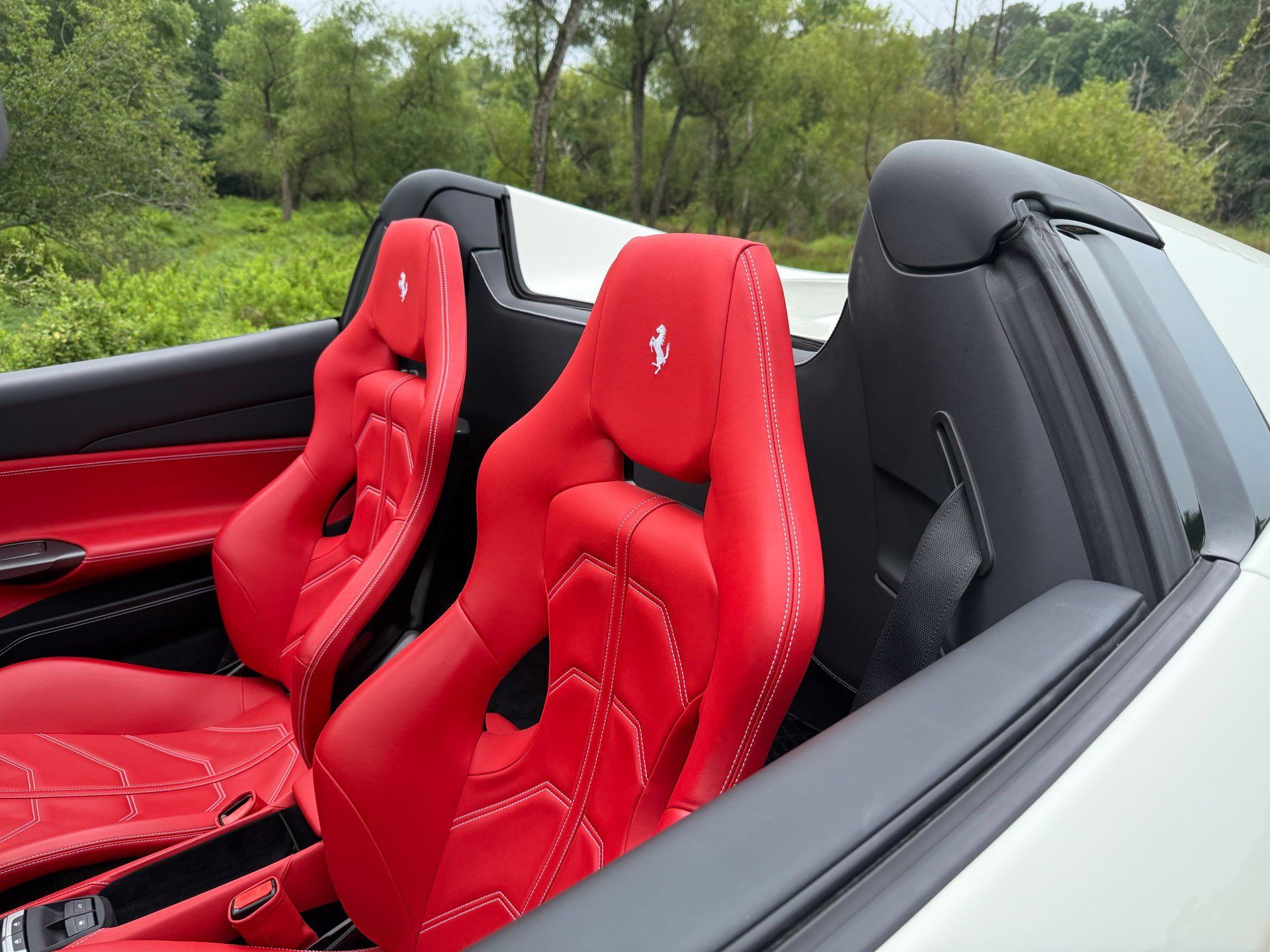 Used 2018 Ferrari 488 Spider RWD image 3