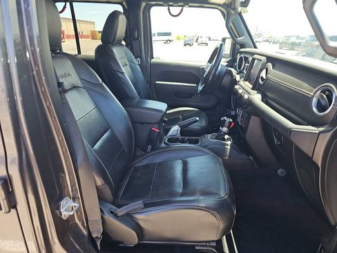 Used 2021 Jeep Wrangler Unlimited Sahara AWD/4WD image 5