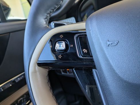 Used 2023 Lincoln Corsair Reserve w/ Equipment Group 202A image 22