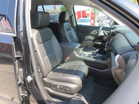 Used 2021 Chevrolet Traverse LT w/ LT Premium Package AWD/4WD image 11