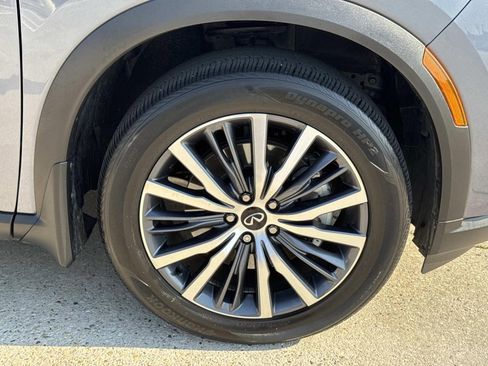 Used 2023 INFINITI QX60 Sensory w/ Vision Package image 4