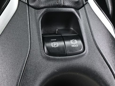 Used 2022 Toyota Corolla Cross LE w/ Moonroof Package FWD image 21