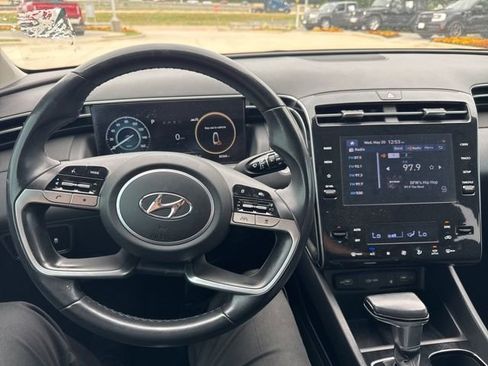 Used 2022 Hyundai Tucson SEL w/ Convenience + Premium Package FWD image 11