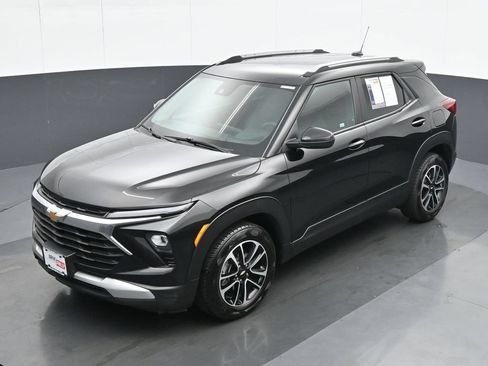Used 2025 Chevrolet TrailBlazer LT FWD image 17