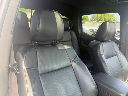 Used 2021 Toyota Tacoma Limited w/ Nightshade Package AWD/4WD image 35