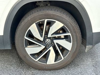 Used 2025 Volkswagen Atlas SE