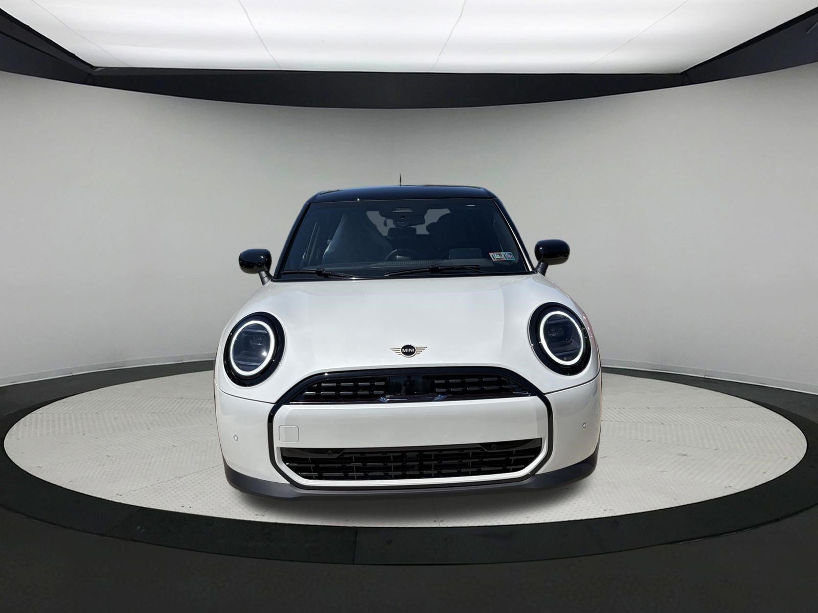 Used 2026 MINI Cooper 4-Door Hardtop FWD image 2