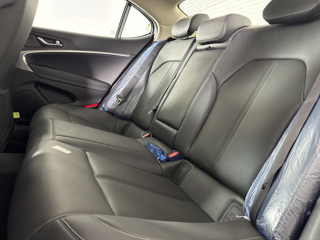 New 2026 Genesis G70 2.5T RWD image 13