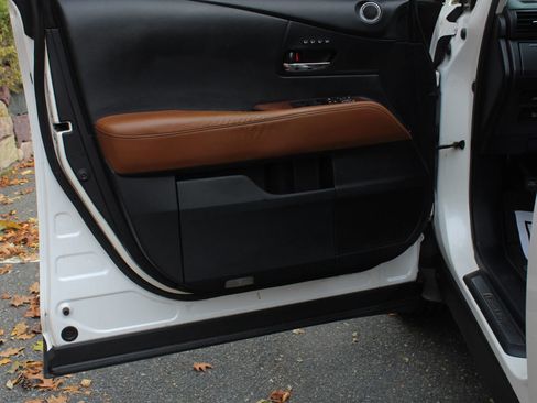 Used 2014 Lexus RX 450h AWD image 12