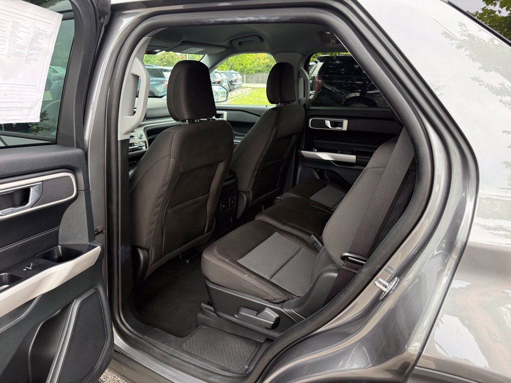 Used 2024 Ford Explorer XLT AWD/4WD image 11