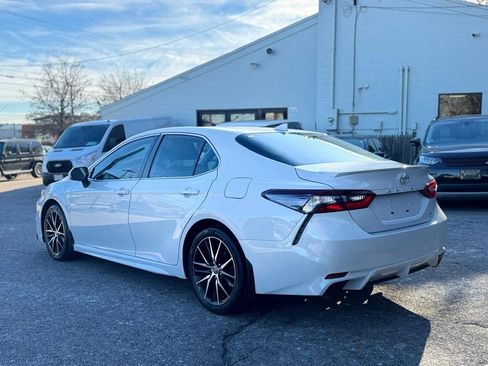 Used 2023 Toyota Camry SE image 4