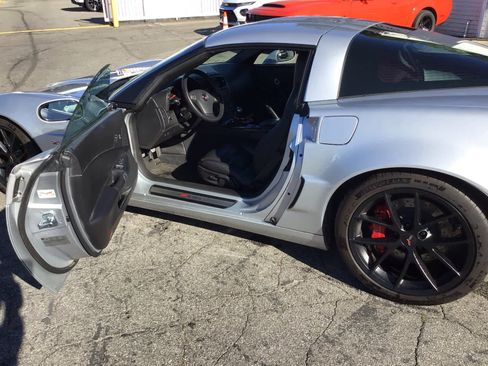 Used 2009 Chevrolet Corvette Z06 w/ Preferred Equipment Group image 4