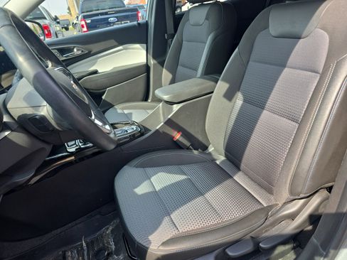 Used 2024 Chevrolet Trax LT w/ Driver Confidence Package image 9