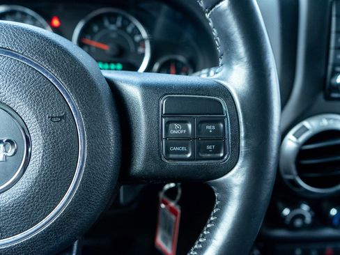 Used 2015 Jeep Wrangler Sahara image 20