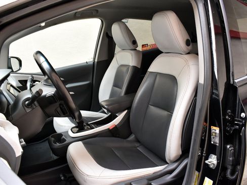 Used 2020 Chevrolet Bolt Premier w/ Infotainment Package FWD image 16
