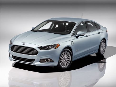 Used 2015 Ford Fusion Energi SE FWD image 1