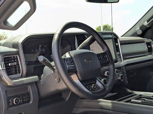 Used 2025 Ford F350 Platinum w/ FX4 Off-Road Package image 17