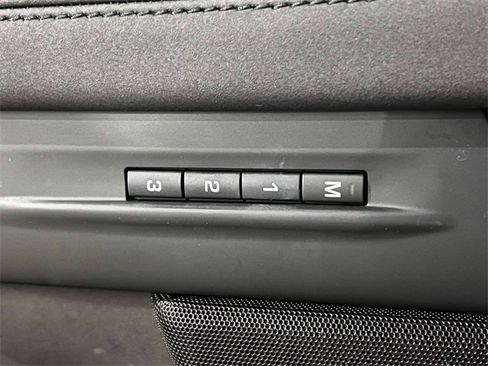 Used 2023 Land Rover Range Rover Evoque R-Dynamic SE image 21