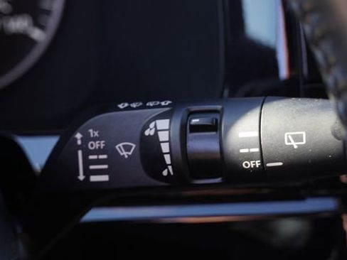 Used 2024 Nissan Pathfinder SV image 33