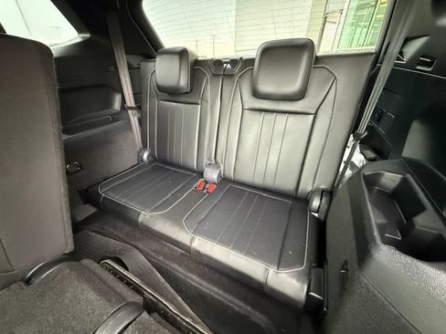 Used 2022 Volkswagen Tiguan SE R-Line FWD image 5