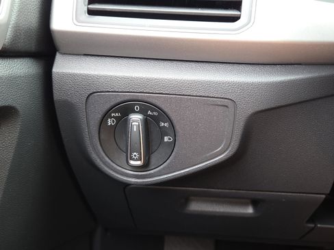 Used 2018 Volkswagen Atlas SE image 11