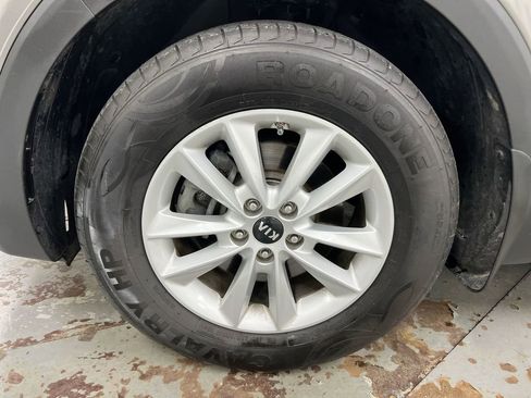Used 2019 Kia Sorento FWD image 27