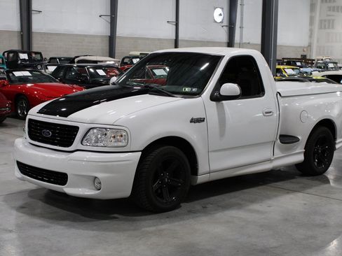 Used 2000 Ford F150 Lightning image 12