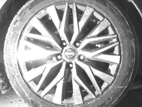 Used 2025 Nissan Altima 2.5 SV FWD image 13