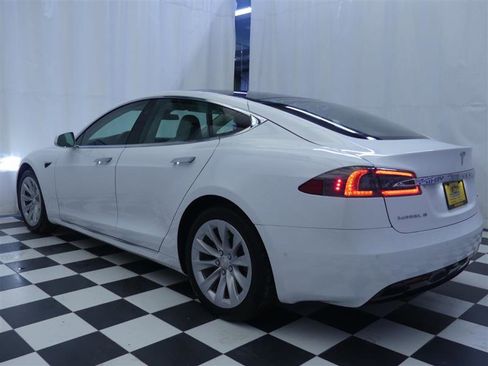 Used 2018 Tesla Model S 100D image 4