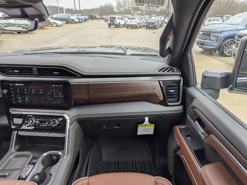 New 2026 GMC Sierra 3500 Denali Ultimate image 4