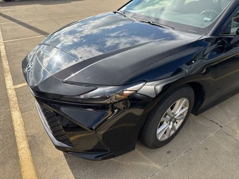 Used 2025 Toyota Camry LE image 31