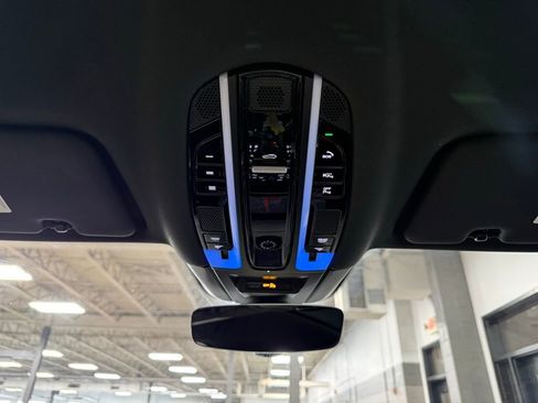 Used 2021 Porsche Cayenne Coupe image 15