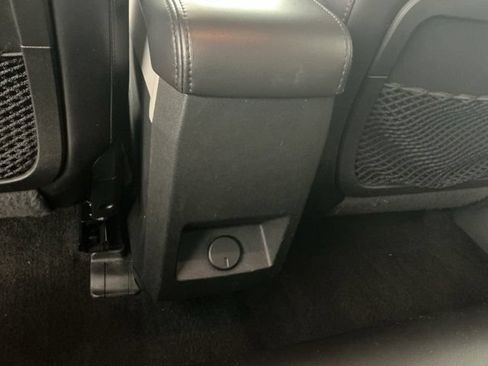 Used 2016 Chevrolet Equinox LTZ w/ Enhanced Convenience Package FWD image 31