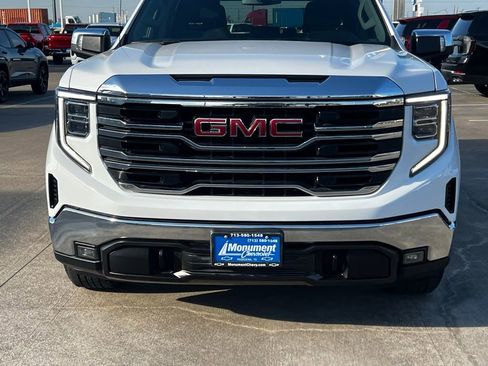 Used 2024 GMC Sierra 1500 SLT image 3