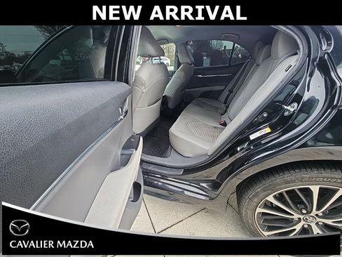 Used 2019 Toyota Camry SE image 24