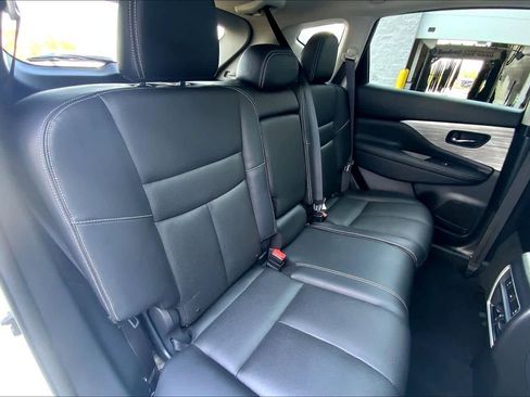 Used 2017 Nissan Murano Platinum w/ Platinum Technology Package image 18