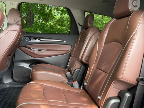 Used 2018 Buick Enclave Avenir w/ Avenir Technology Package AWD/4WD image 9